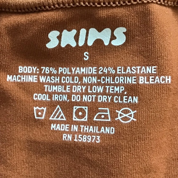 SKIMS Fits Everybody Crew Neck Long Sleeve Dress | Bronze - Picture 13 of 13